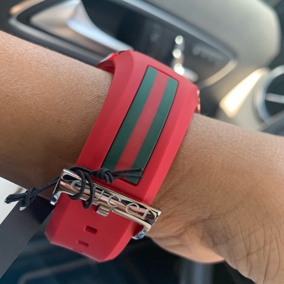 New authentic Gucci watch - Picture 1 of 5